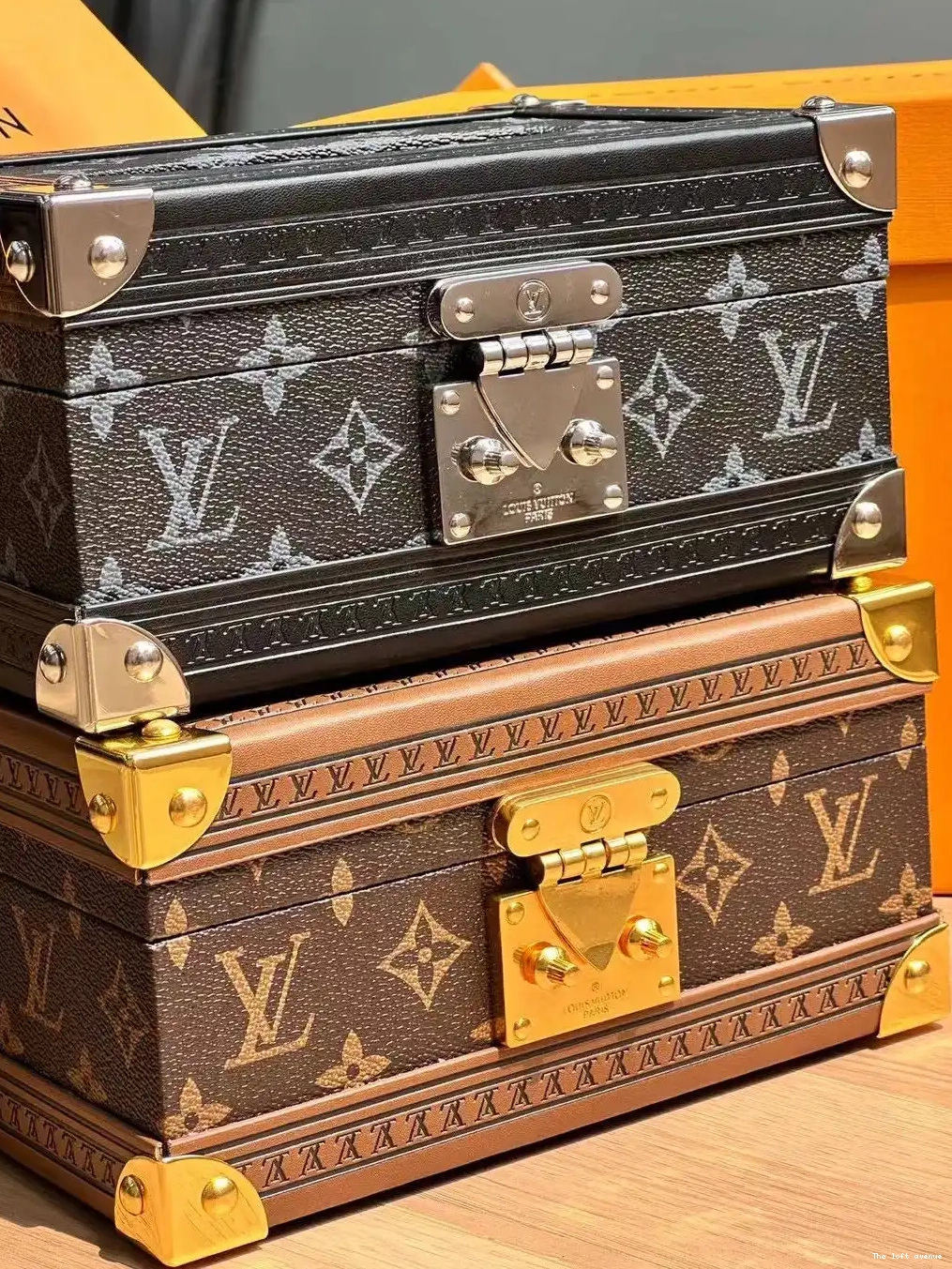 TISSUE BOX LV COVER 0510